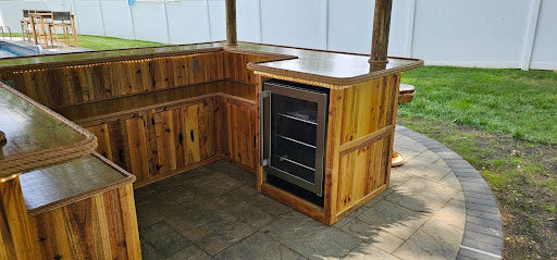 Custom Made Tiki Huts and Bars - The Castaway Tiki Bar