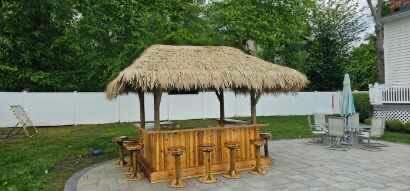 Custom Made Tiki Huts and Bars - The Castaway Tiki Bar